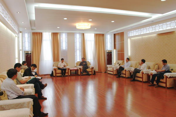 访谈全景观.jpg 访谈全景观.jpg